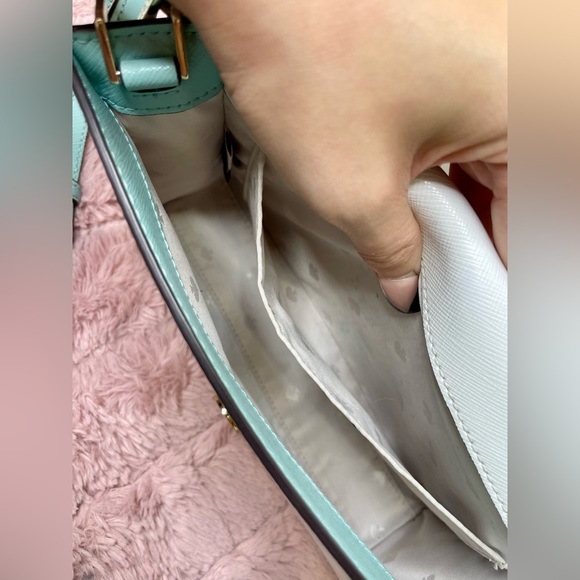 Kate Spade crossbody with removable chain and matching wallet - Picture 8 of 13